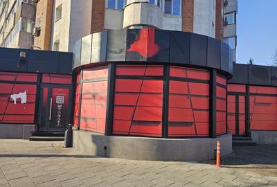 Spațiu comercial, de 300 mp, în Central - 14