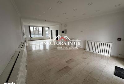 Spațiu comercial, de 125 mp, în Central - 8