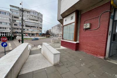 Spațiu comercial, de 106 mp, în Casa de Cultură - 3