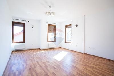 Casă cu 6 camere cu Teren 380 Mp în Nord-Est - 15