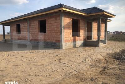 Casă cu 4 camere cu Teren 600 Mp în Botiz - 9