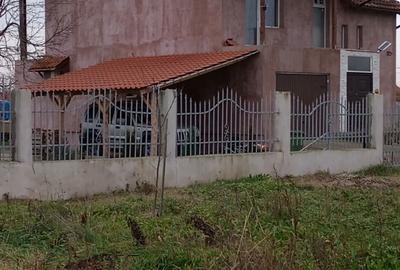 Casă cu 4 camere în Parța - 1