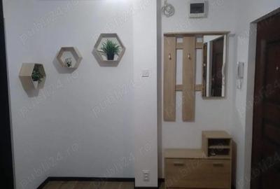 Apartament cu 2 camere decomandat în C5 - 8