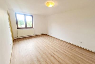 Casă cu 7 camere cu Garaj în Bartolomeu - 3