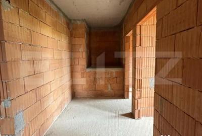 Casă cu 4 camere cu Teren 1760 Mp în Central - 3