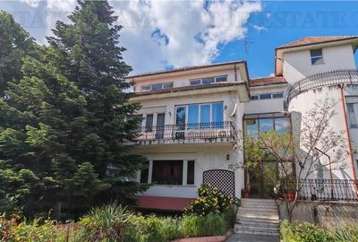 Vila de vanzare S+P+2+M 10 camere, 1000mp, teren 3700mp, Bucuresti, Cartierul Dr Vila de vanzare S+P+2+M 10 camere, 1000mp, teren 3700mp, Bucuresti, Cartierul Dr - 1