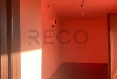 Casă cu 2 camere cu Teren 5800 Mp în Central - 2