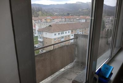 Apartament cu 3 camere decomandat în Petros - 7