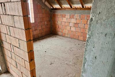 Casa individuala la ro?u, aflata in comuna Ione?ti, jude?ul Gorj. - 2