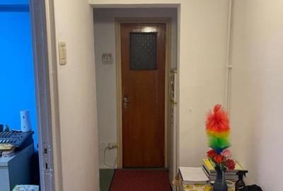 Apartament de 3 camere ( 4 min metrou )-Drumul Taberei