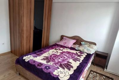 Inchiriez apartament 3 cam Inchiriez apartament 3 cam - 2