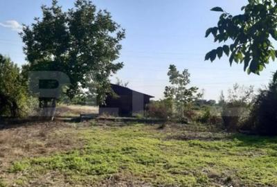 Teren de 2410 mp, în Central - 4