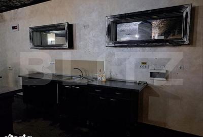 Spațiu comercial, de 340 mp, în Central - 8