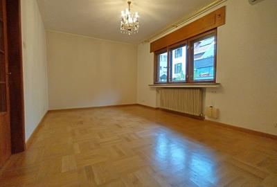 Apartament cu 3 camere decomandat în Capitale - 10