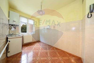 Apartament cu 2 camere de vânzare în zona Tractorul - 9