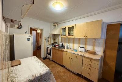 Apartament cu 3 camere decomandat în Central - 2