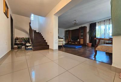 Casă cu 4 camere cu Teren 210 Mp în Micro 11 - 2