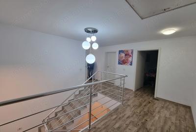 Casă cu 5 camere cu Canalizare în Ghiroda