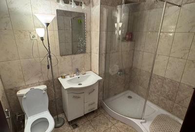 Apartament cu 3 camere semidecomandat în Colentina - 1