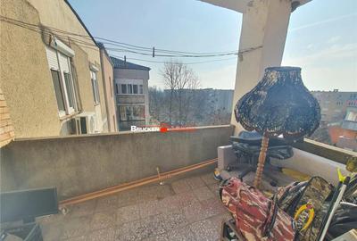 Apartament cu 3 camere de - 12