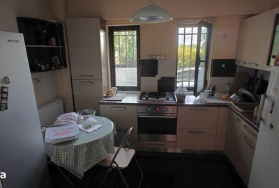 Apartament cu 4 camere în Obor
