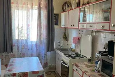 Apartament 3 camere de vanzare , Cartierul Soarelui et. 4 , 62.900 euro neg. - 15