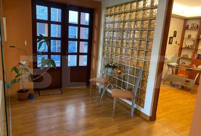 Apartament cu 3 camere ?i 3 bai in vila, zona Schei - 12