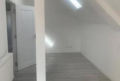 Casă cu 5 camere cu Teren 395 Mp în Malu Mare - 17