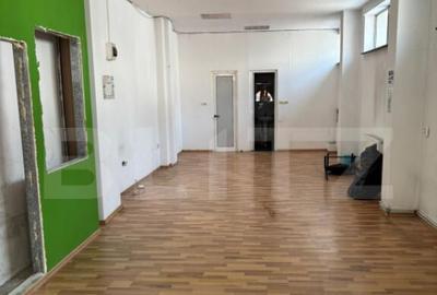 Spa?iu comercial situat intr-o zona excelenta (trafic pi Spa?iu comercial situat intr-o zona excelenta (trafic pi - 2