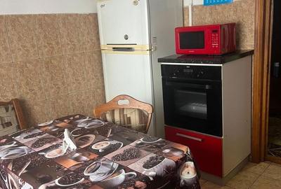 Apartament cu 3 camere decomandat în Brătianu - 2