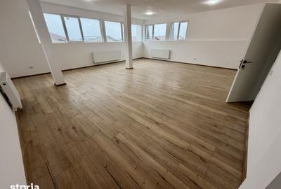 Casă cu 8 camere cu Teren 495 Mp în Glina - 14