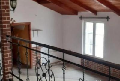 Spațiu comercial, de 300 mp, în Stupini