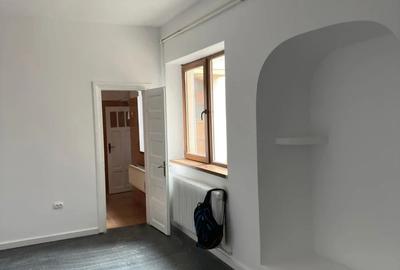 Casă cu 3 camere cu Teren 115 Mp în 13 Septembrie - 8