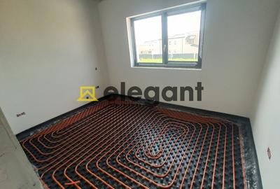 Casă individuală cu 4 camere cu Canalizare în Aeroport - 1