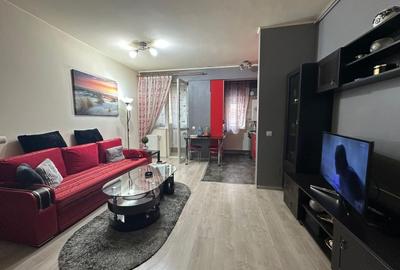Apartament cu 2 camere semidecomandat în Metalurgiei