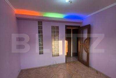 Apartament cu 3 camere decomandat în Rogerius