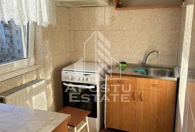 Garsonieră decomandată, mobilată în Fabric - 3