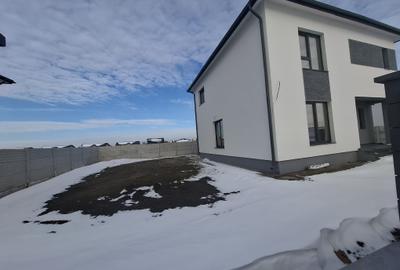 Casă individuală cu 4 camere cu Canalizare în Domnești - 3