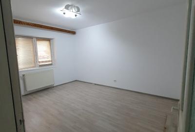 Apartament 3 camere ,parter , Dorohoi Plevna /Piata Mica - 8