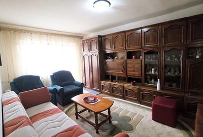 Apartament cu 3 camere decomandat în Intim - 3