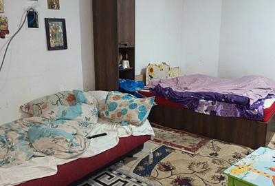 Casă cu 2 camere cu Teren 60 Mp în Unirii