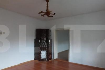 Casă cu 3 camere cu Teren 3000 Mp în Periferie