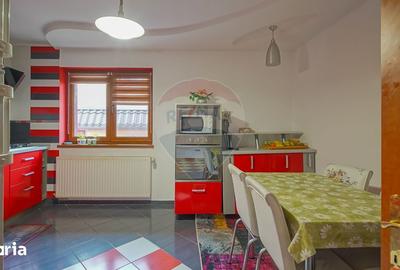 Casă cu 7 camere cu Teren 300 Mp în Central - 6