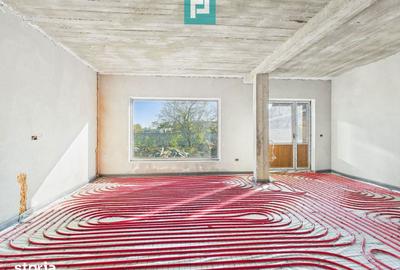 Casă cu 6 camere cu Teren 1800 Mp în Central - 2
