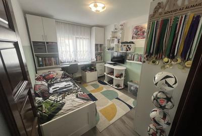 Apartament cu 4 camere decomandat în Central - 1