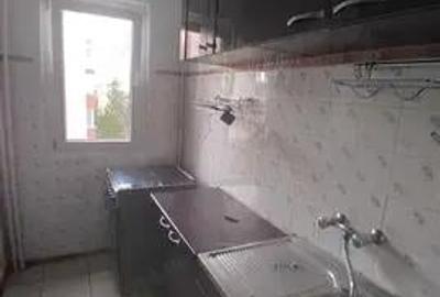 Apartament cu 2 camere semidecomandat în Giurgiului