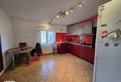 Casă cu Teren 600 Mp în Barcani - 2