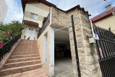 Casă cu 6 camere cu Teren 300 Mp în Central - 1