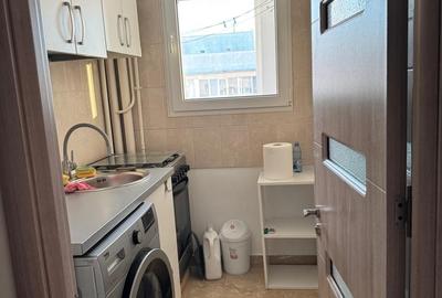 Titan, Auchan Vitan, Bobocica - 4