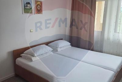 Spațiu comercial, de 1,300 mp, în Central - 11